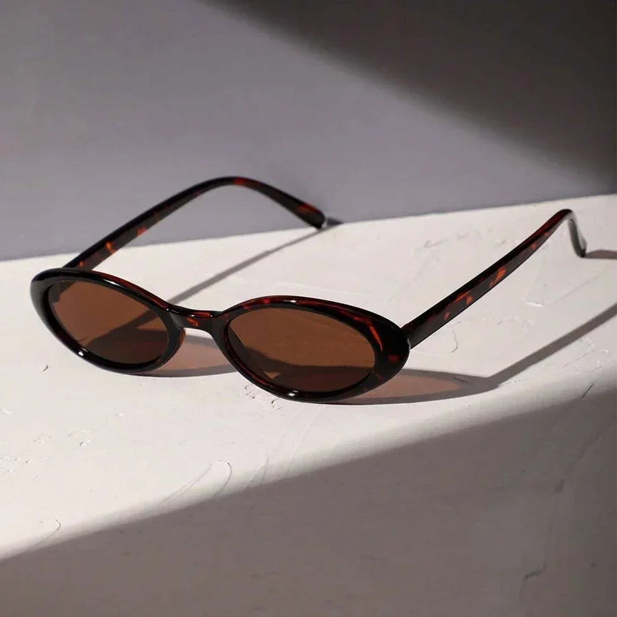 Small Oval Women&
