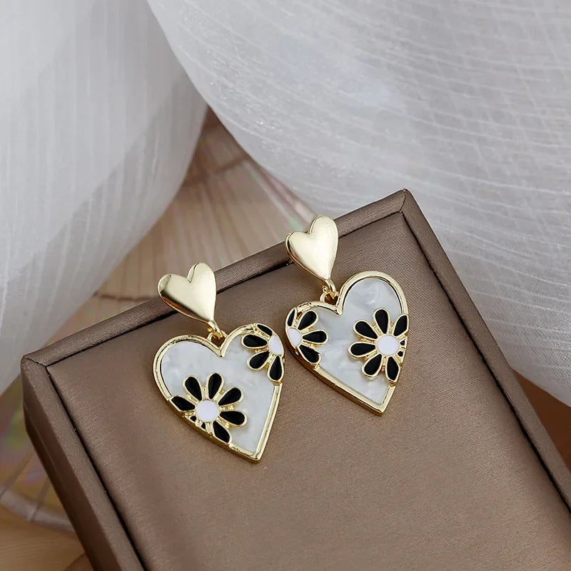Retro Daisy Heart Enamel Stud Earrings