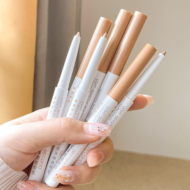 BrowBase™ – Eyelid &amp; Brow Concealer for a Flawless Finish