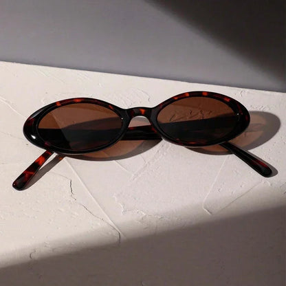 Small Oval Women&