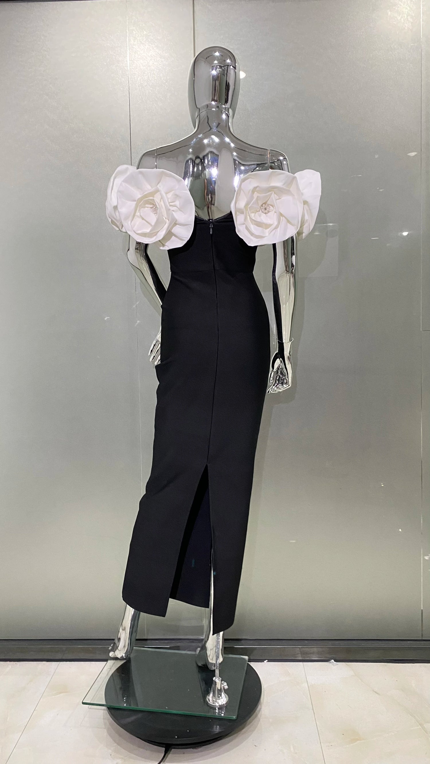 Stereoscopic White Flowers Sexy Off-The-Shoulder Dress