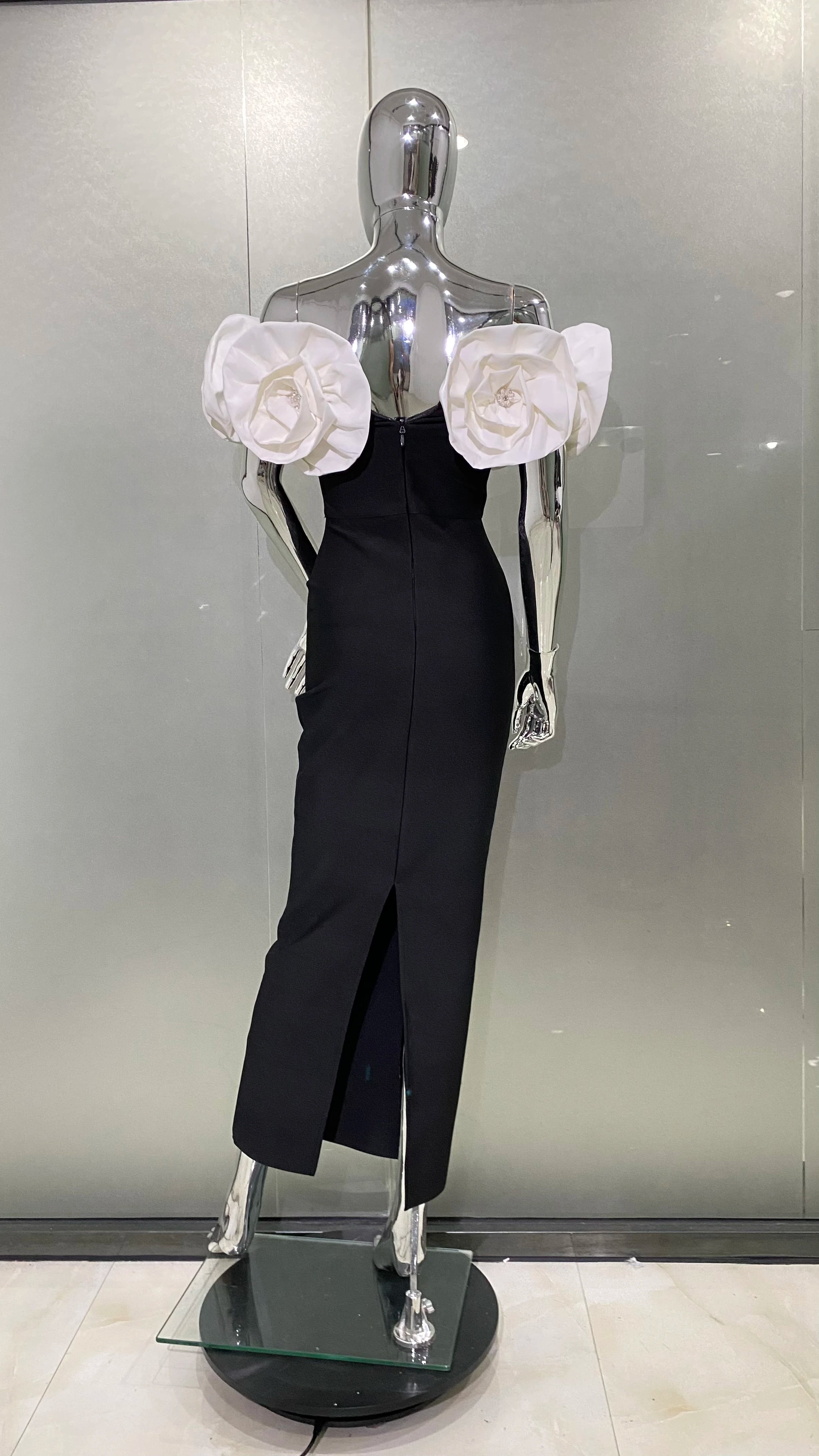 Stereoscopic White Flowers Sexy Off-The-Shoulder Dress