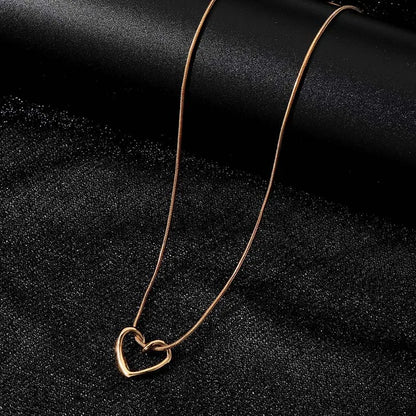New Simple Hollow Love Heart Pendant Necklace for Women