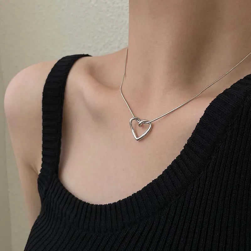 New Simple Hollow Love Heart Pendant Necklace for Women