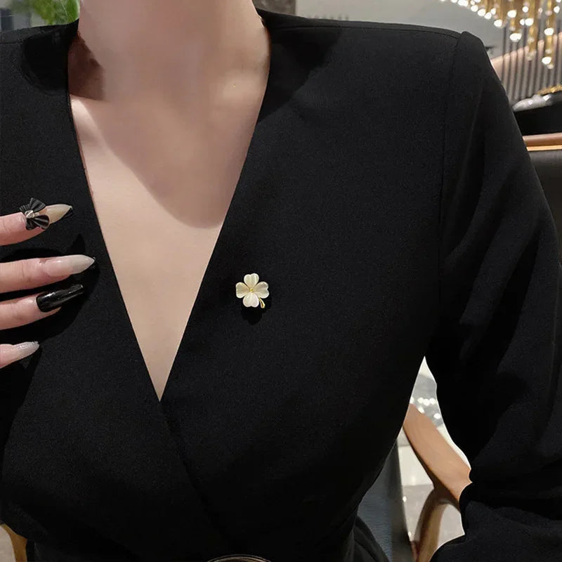 Fashion Bow and Flower Brooch Set