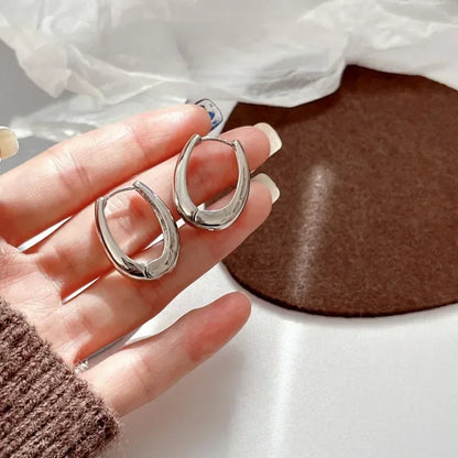 Minimalist Geometric Trendy Oval Design Gold Hoop Earrings for Women
